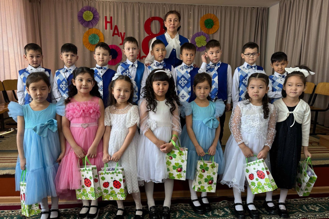 «Саумалкөл қазақ орта мектебі» КММ-де жоспарға сәйкес 8-наурыз- Халықаралық әйелдер күніне орай іс-шаралар өтуде.