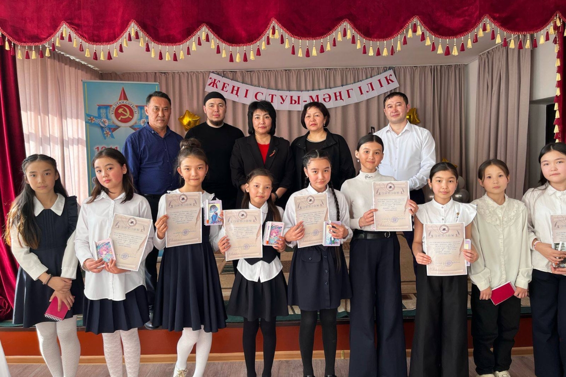 25-сәуір күні «Саумалкөл қазақ орта мектебі» КММ-де «Ұлы Жеңіс - мәңгілік» тақырыбында Ұлы жеңістің 80 жылдығына арналған мәнерлеп оқу мен эссе байқауы өтті.Байқау 2 аталым бойынша өткізілді.