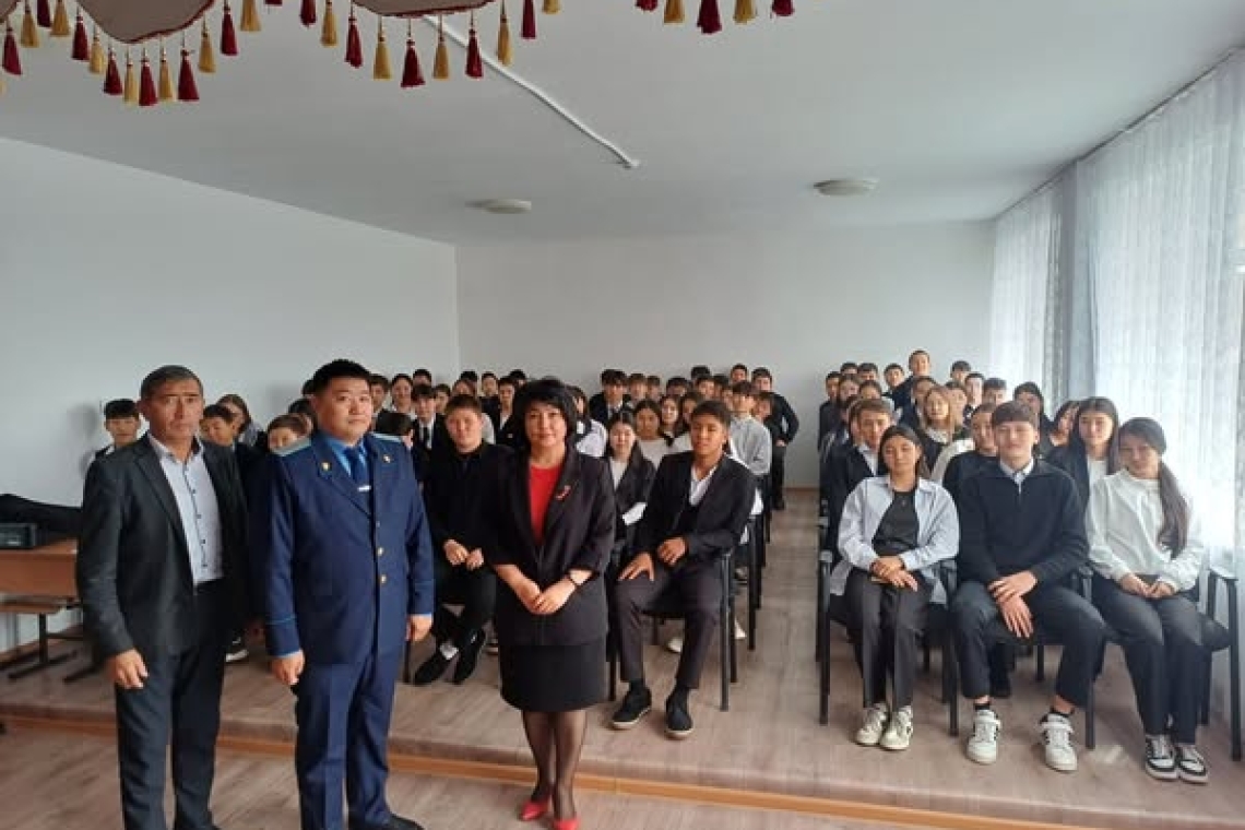 22-қыркүйек күні Саумалкөл қазақ орта мектебінде 2025-2030 жылдарға арналған заң мен тәртіп идеологиясын қоғамдық ілгерілету тұжырымдамасын іске асыру шеңберінде, «Адал азамат» біртұтас тәрбие, «Заң және тәртіп» құндылықтарын дәріптеу мақсатында Айыртау а