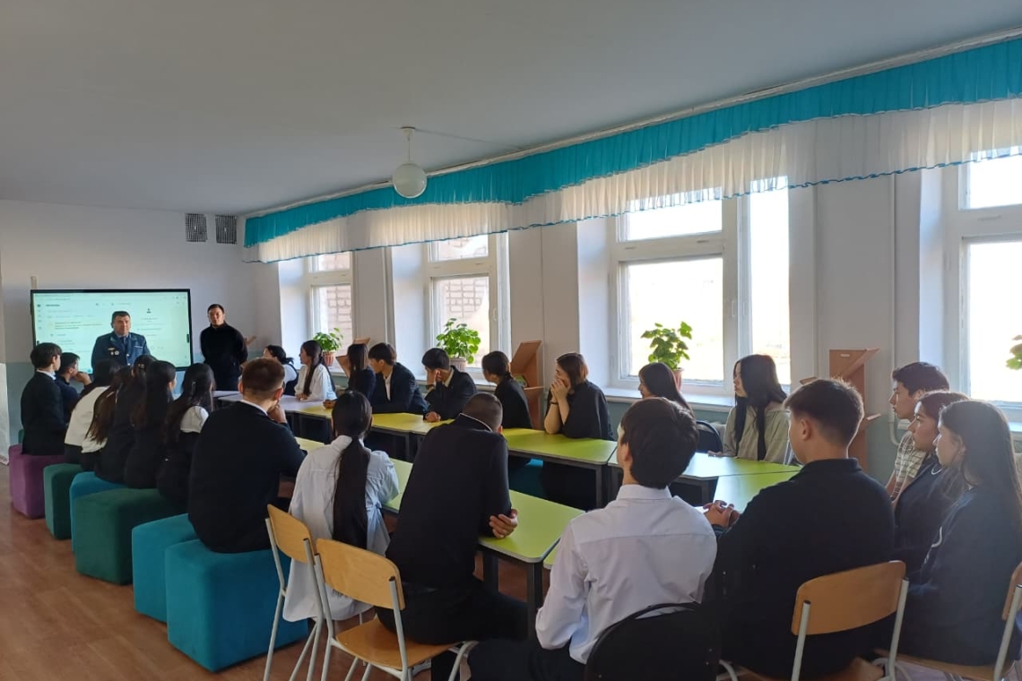Бүгін, мектебіміздің 11-сынып оқушыларымен Ш. Қабылбаев атындағы ІІМ Қостанай академиясының өкілдерімен кәсіби бағдар беру бағыты бойынша кездесуі өтті.